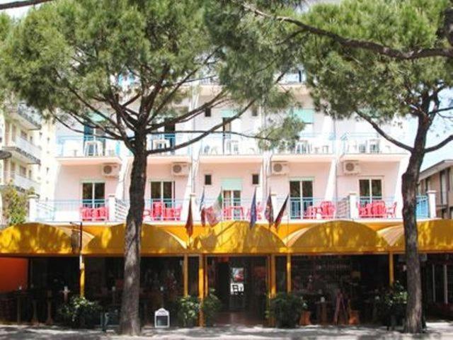 Hotel Canova Lido di Jesolo Exterior foto